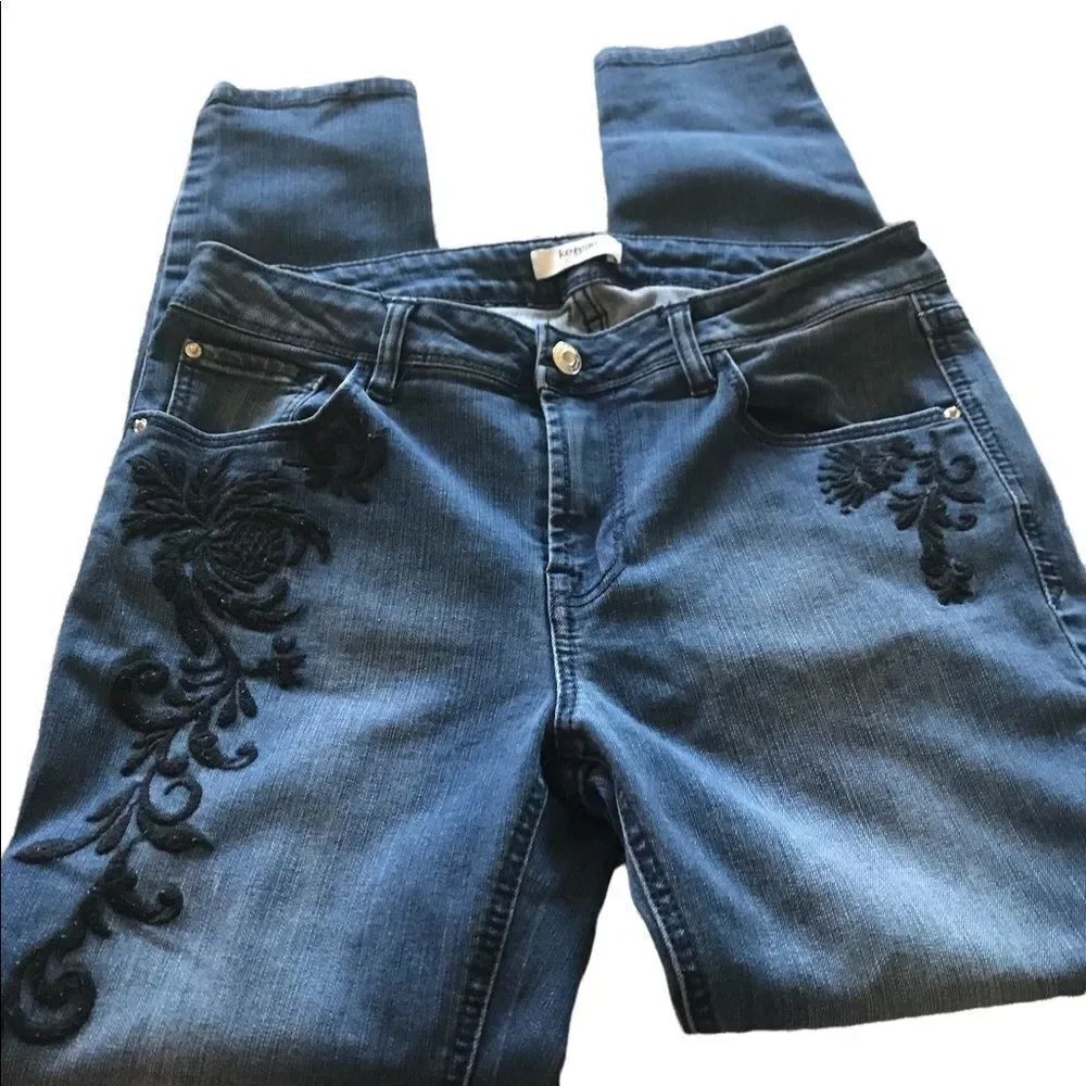 Kenzie size 8ājeans with black accents see pics great condition